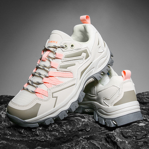 Chaussures de randonnée imperméables pour hommes en cuir véritable antidérapantes pour la randonnée en montagne - Product Image 1