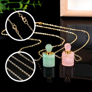 Colliers en gros avec pendentifs en cristal naturel gravé, flacons de parfum, flacons d'huiles essentielles en pierre de quartz pour la bijouterie - Product Image 3