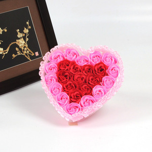 Boîte-cadeau de fleur de <span class=keywords><strong>savon</strong></span> de rose en forme de coeur pour les mères de la Saint-Valentin et le jour de Noël-<span class=keywords><strong>Plantes</strong></span> décoratives élégantes - Product Image 2