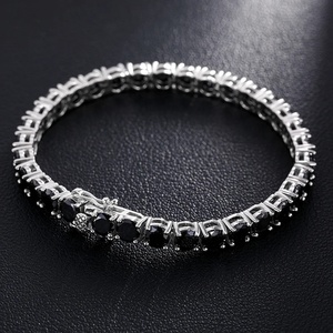 Bracelet de luxe en argent S925 plaqué or avec breloque en moissanite, style hip-hop pour homme, noir glacé, certifié IGI, taille ronde brillante - Product Image 1