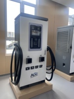 Stazione di Ricarica Rapida EVSE Wattzing con Display, 160kW CCS1/CHAdeMO/NACS/CCS2 250A, Doppia Presa, Caricatore EV DC Resistente alle Intemperie
