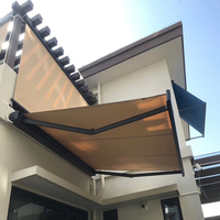 Auvent rétractable motorisé avec voile en HDPE, structure en aluminium et télécommande - Dimensions personnalisables pour terrasse et patio