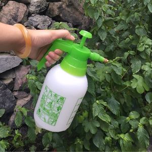 เครื่องพ่นยาแรงดันลมพลาสติก 2 ลิตร หัวฉีดปรับได้ สำหรับทำความสะอาดสวน ระเบียง ล้างรถ ฆ่าเชื้อ - Product Image 2