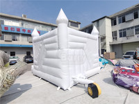 Maison de rebond blanche maison de location de fête pour enfants maison familiale arrière-cour gonflable château blanc grand adapté aux événements de cour fêtes mariages