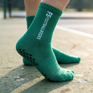 Maillot de pickleball personnalisé avec logo <span class=keywords><strong>pour</strong></span> hommes, chaussettes antidérapantes à grip renforcé, chaussettes de sport épaisses en tissu éponge - Product Image 3