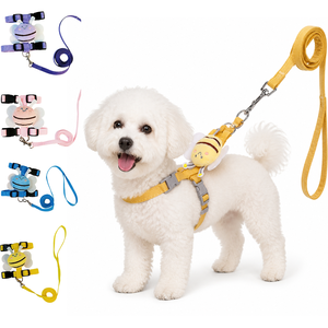 Conjunto de Arnés y Correa para Mascotas con Diseño de Abeja, Personalizable, Decoración de Peluche 3D, Nailon Ajustable, Color Personalizado, para Venta al Por Mayor - Product Image 1