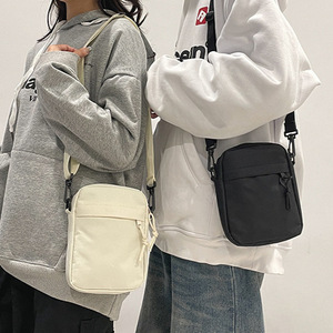 Sac bandoulière homme Dimo, taille moyenne, noir, blanc, kaki, décontracté, pour le quotidien, collection Printemps 2025 - Product Image 1