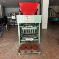 Machine semi-automatique à vibration pour la fabrication de briques en ciment, personnalisable, pour pavés/blocs emboîtables/blocs creux, best-seller