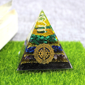 <b>Crystal</b> <b>Chip</b> Pyramid Resin Epoxy Copper Wire Handicraft Desktop Ornament Home Decoration Collectible Gift - Product Image 1