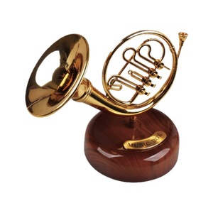 Caja Musical de Saxofón Yinyue, Decoración Giratoria de Plástico para Escritorio - Product Image 3