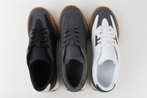 In 2025, la tendenza della moda sarà per scarpe da uomo Casual a fondo piatto e stringate leggere, comode e traspiranti. - Product Image 5