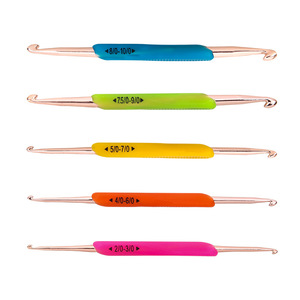 <span class=keywords><strong>Para</strong></span> <span class=keywords><strong>Amazon</strong></span>, juego de 5 piezas hecho a mano, herramientas de tejer de lana DIY, gancho de ganchillo doble de goma suave TPR, Kit de costura cuadrado Simple, todo plástico - Product Image 5