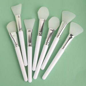 Petit <span class=keywords><strong>pinceau</strong></span> applicateur de <span class=keywords><strong>masque</strong></span> facial <span class=keywords><strong>en</strong></span> <span class=keywords><strong>silicone</strong></span> blanc, brosse de maquillage souple <span class=keywords><strong>en</strong></span> <span class=keywords><strong>silicone</strong></span>, <span class=keywords><strong>pinceau</strong></span> applicateur de <span class=keywords><strong>masque</strong></span> boueux à tête souple <span class=keywords><strong>en</strong></span> forme de couteau - Product Image 4