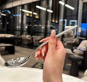 DFC0306 ช้อนซุปสแตนเลสแบบมีด้ามจับลายค้อน ขนาด 20 ซม. 19.8 มม. x 4.5 ซม. รับผลิตตามสั่งขายส่ง - Product Image 3