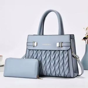 Portefeuille féminin élégant et multifonctionnel en cuir avec des découpes artisanales de style western Nouvelle collection ! - Product Image 4