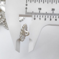 Kancing Kristal Berbentuk Bunga Perak 14mm Berkualitas Tinggi dari Paduan Seng dengan Rhinestone untuk Dekorasi Pakaian dan Gaun Pengantin