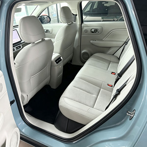Leapmotor <span class=keywords><strong>B10</strong></span> con 510 km de Autonomía, SUV Eléctrico Inteligente con LiDAR Integrado, Volante a la Izquierda, Vehículo Usado con Bajo Kilometraje - Product Image 3