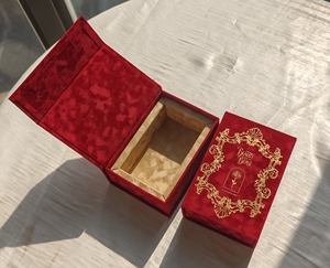Invitación en Caja de Gamuza con <span class=keywords><strong>Diseño</strong></span> de La Bella y la Bestia, <span class=keywords><strong>Invitaciones</strong></span> de 15 Años en Acrílico con Forma de Domo, Caja de Regalo de Terciopelo - Product Image 4