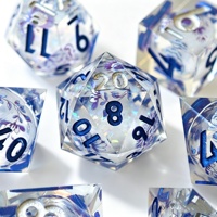 LuxeRoll – Ensemble de dés en résine faits à la main, cœur liquide, motif floral en porcelaine bleue et blanche, dés polyédriques pour jeux de table DND, personnalisables