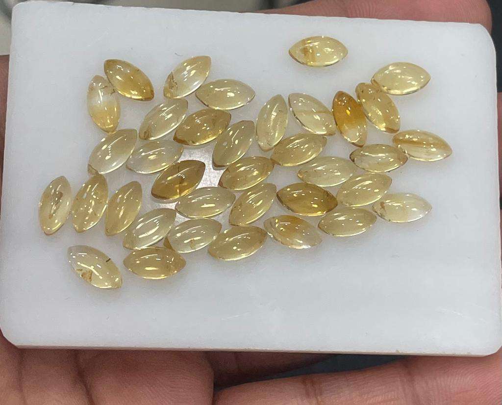 สีเหลือง