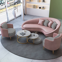 Ensemble de fauteuils en velours créatifs, artistiques, modernes et minimalistes, designs incurvés sur mesure pour salon de beauté, hall d'hôtel, magasin