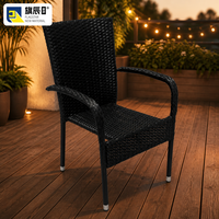 Fauteuil d'extérieur en résine tressée imitation rotin noir avec pieds en métal et embouts argentés pour terrasse et jardin