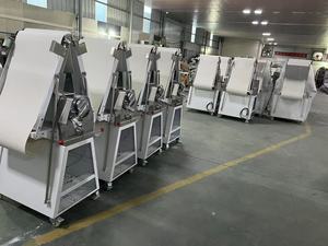 Machine à feuilleter la <span class=keywords><strong>pâte</strong></span> à croissant et à <span class=keywords><strong>pâte</strong></span> <span class=keywords><strong>feuilletée</strong></span>, équipement de boulangerie économique - Product Image 3