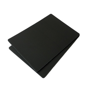 Personnalisé Polyvalent PP Feuille Creuse en <span class=keywords><strong>Plastique</strong></span> Ondulé <span class=keywords><strong>Noir</strong></span> Protection de Sol Rouleau Imperméable PP Carton Ondulé - Product Image 4