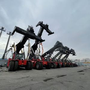 Équipement de manutention d'occasion, chariot élévateur à conteneurs Fantuzzi CS45KM de 45 tonnes, machine de manutention de conteneurs chargés avec 1 an de garantie - Product Image 2
