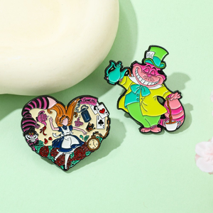 Broche émaillée en nickel noir sur le thème des personnages de dessins animés et de contes de fées américains, pour revers de veste - Product Image 2