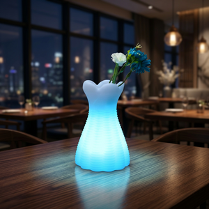 Vase de Noël à LED, pot de fleurs à sept couleurs avec télécommande, indice de protection IP54, batterie au lithium pour aménagement intérieur/extérieur - Product Image 5