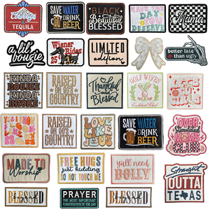 Vente en gros Patchs thermocollants Mama Designs personnalisés Lettres occidentales brodées à <span class=keywords><strong>coudre</strong></span> pour vêtements Autocollants gagnants Badges avec logo - Product Image 1