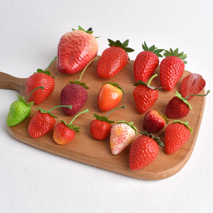 Nuevas fresas falsas artificiales <span class=keywords><strong>de</strong></span> plástico realista para Halloween y Navidad, accesorios para disparar frutas, exhibición <span class=keywords><strong>de</strong></span> fresas - Product Image 2