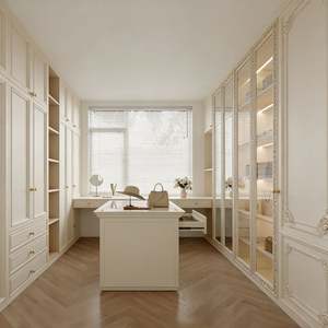 Armoire dressing BALOM de luxe de style européen avec îlot, meubles de chambre à coucher en bois blanc sur mesure, design de porte en verre - Product Image 5