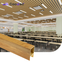 Tubes en bois WPC pour restaurant et poutres de plafond décoratives intérieures au design moderne