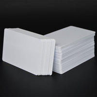 Carte RFID passive en PVC blanc vierge 13,56 MHz pour contrôle d'accès intelligent et gestion hôtelière (vente en gros)