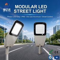 Lampadaire Solaire LED OEM ODM en Alliage d'Aluminium IP66 avec Batterie LiFePO4, Panneau Séparé sur Poteau, Système Routier Extérieur Personnalisé