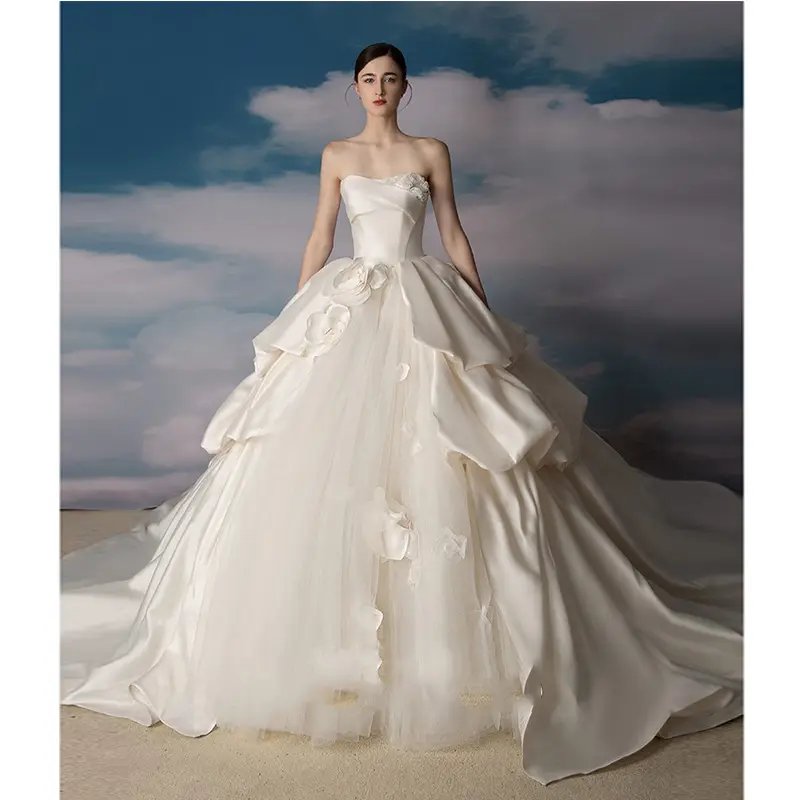 Factory direct OEM custom sweetheart elegant women modest bridal gowns trailing wedding dresses