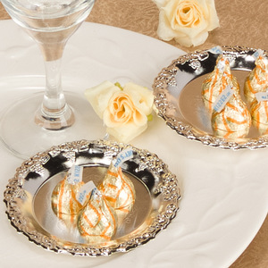 Assiette de fruits ronde en relief en métal argenté classique <span class=keywords><strong>plat</strong></span> de gâteau de Dessert de mariage d'hôtel avec des accessoires de tir de fruits secs de conception de plante - Product Image 4