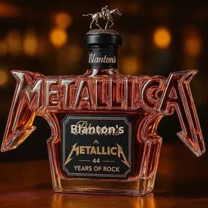 Metallic 44 Years of Rock Botella de vino transparente moderna-Edición limitada 301-400ml Capacidad - Product Image 4