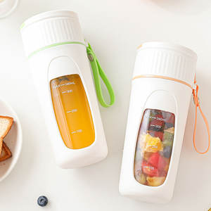 Mini mixeur-presse-agrumes portable USB rechargeable pour fruits frais, idéal pour la vente en gros - Product Image 1