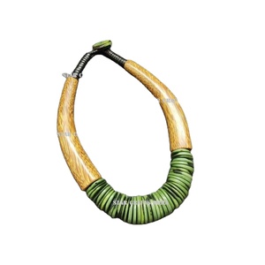 Collier en résine de créateur Colliers à pendentifs de bijoutier Pendentif en résine époxy Bois pour colliers Accessoires de bijouterie Parures - Product Image 1