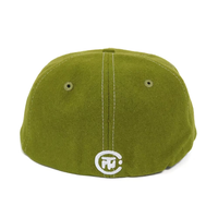 Casquette de baseball snapback unisexe personnalisée en polaire et daim vert olive, à visière plate, avec broderie 3D en relief et surpiqûres contrastées, vente en gros