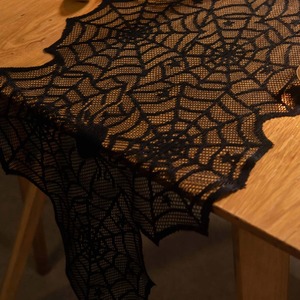 Halloween américain Toile d'araignée noire en dentelle Drapeau de table Cadeaux de fête Centres de table pour la maison Chemins de table - Product Image 3