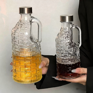 Bouteille en verre de cylindre transparent manipulé de 500ml 1000ml bouteille en verre de vin de lait de forme de tissage brésilien avec le bouchon à vis - Product Image 4