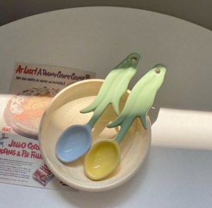 Cuillères <span class=keywords><strong>en</strong></span> céramique peintes <span class=keywords><strong>à</strong></span> la main Ins, couverts <span class=keywords><strong>en</strong></span> céramique, <span class=keywords><strong>cuillère</strong></span> <span class=keywords><strong>à</strong></span> <span class=keywords><strong>café</strong></span> pour salade de yaourt, tulipe, vaisselle design <span class=keywords><strong>Cuillère</strong></span> mignonne avec tasses Soucoupes - Product Image 3