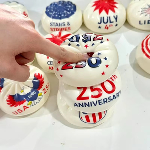 Édition limitée 250e anniversaire : Jouet sensoriel anti-stress en plastique souple à rebond lent, en forme de dumplings à thème USA, pour enfants - Product Image 3