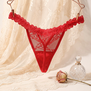 Vente en gros de string taille basse en dentelle transparente pour femmes, avec broderie florale rouge, sous-vêtements en maille confortables, culottes grandes tailles - Product Image 2
