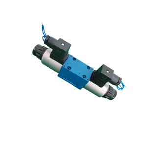 Vanne solénoïde de commande hydraulique 3 voies Type 4WRE(E) 24V, proportionnelle, 400 bars, 1/4 po - Product Image 4