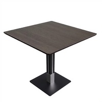 Ensemble de mobilier de restaurant commercial moderne en bois, durable, écologique et économique, comprenant table et chaises de café, idéal pour les espaces de négociation et de loisirs, facile à assembler.